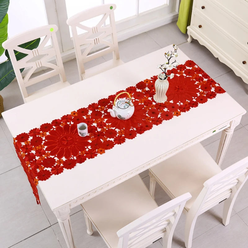 Chemin De Table Ovale Brodé Main – Motif Fraises – 40x110 Cm – 100% Coton Blanc