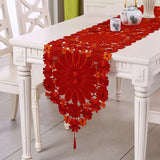 Chemin de Table Rouge et Brodée à Fleurs