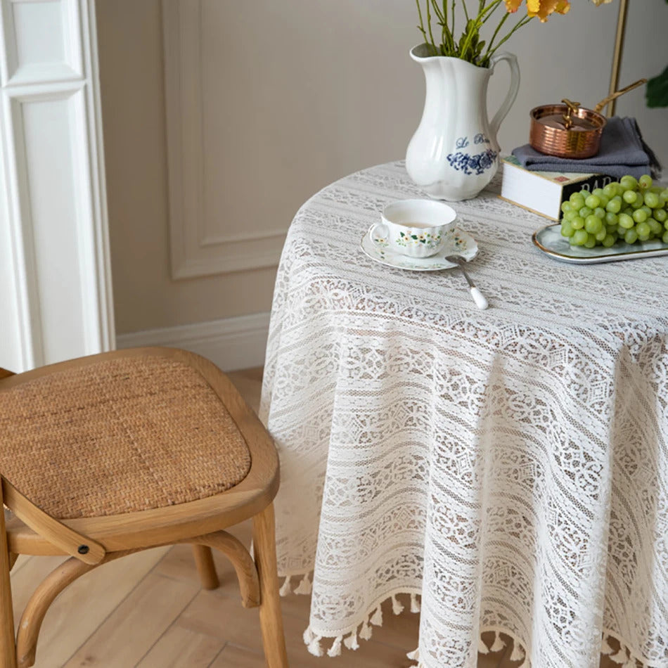 Nappe en dentelle de vinyle blanc 152 x 228cm par Blanc Mariclo