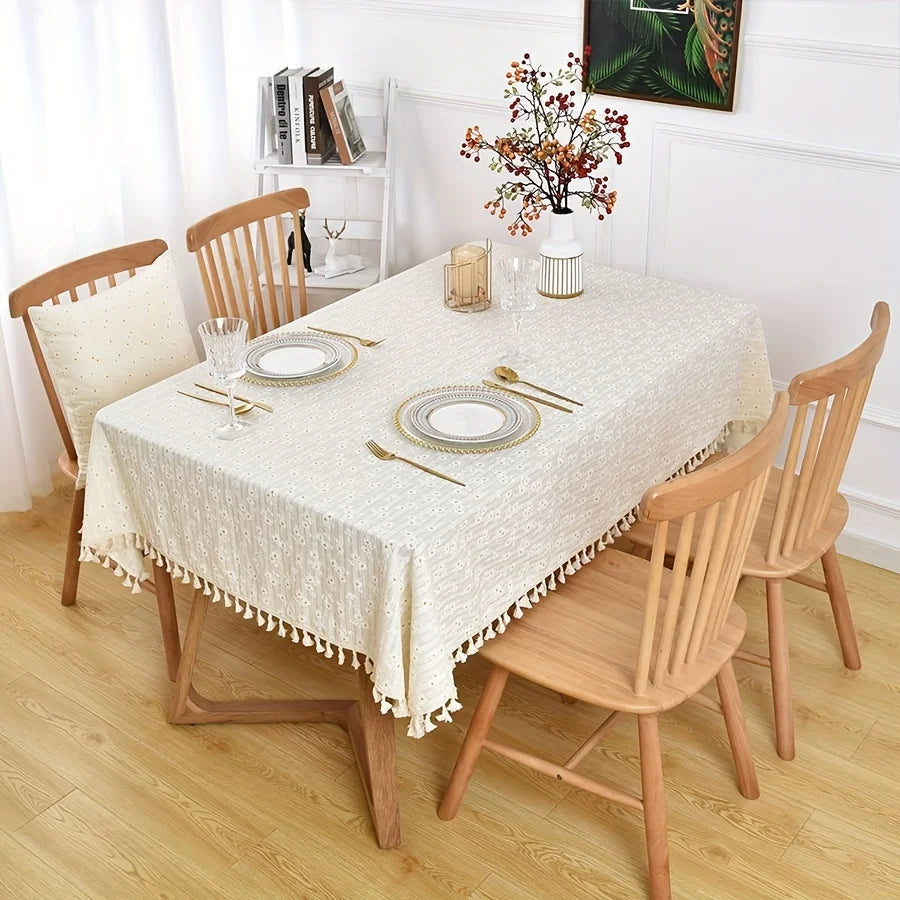 Nappe De Table Blanche Brodée Main Motif Coquelicot/marguerite, Coton, Faite à Madagascar, Neuve
