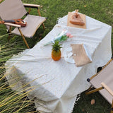 Nappe Blanche à Petites Fleurs Brodées – Charme Champêtre et Déco Naturelle