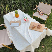 Nappe Blanche à Petites Fleurs Brodées – Charme Champêtre et Déco Naturelle