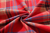 détail tissu nappe rouge à carreaux