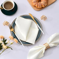 Serviettes en Tissu Satiné Élégantes 
