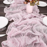 Chemin de Table Rose en Voile sur une table