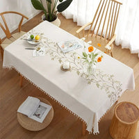 Nappe beige raffinée et fleurie en lin