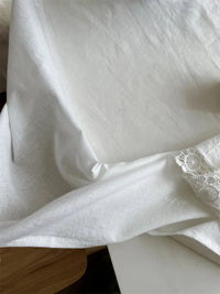 Zoom Matière Nappe Blanche Chic Brodée en Dentelle