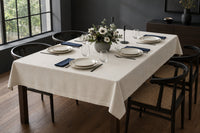 nappe écru dans une pièce contemporaine