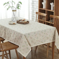 Nappe en Lin Chic Décorée de Fleurs sur une table en bois