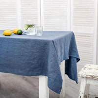 Nappe en Lin Chic et Élégante bleue sur une table blanche