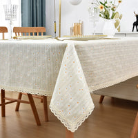 Nappe Rectangulaire en Coton à Pompons et Dentelle