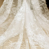 Nappe Rustique en Dentelle Blanche Brodée