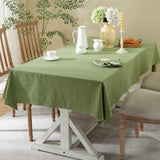 Nappe verte carrée chic et élégante installée sur une table