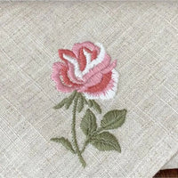 Serviette de Table avec Rose Brodée