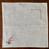 Serviette de Table avec Rose Brodée sur fond marron