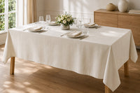 table rectangulaire avec nappe beige 